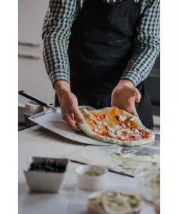 Pala per pizza gimetal "amica" con manico nero 25 cm e testa in alluminio 30 cm